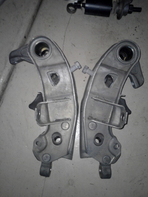 Attached picture Lower control arms clean.png